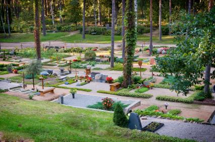 Grabplflege vorher – nachher in Röthenbach Pegnitz – Blumen Werner Grabplflege vorher - nachher in Röthenbach Pegnitz - Blumen Werner